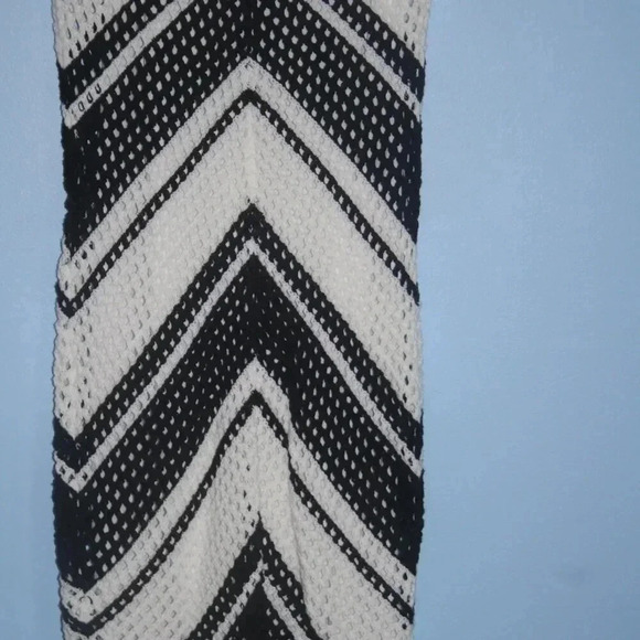 Willow & Wind Black & Ivory Sleeveless Crochet Dress with White Lining Size Sm - Picture 14 of 16